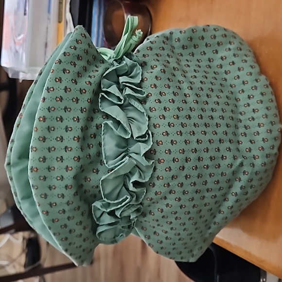 Floral Patterned Green Tea Cozy - Picture 1 of 3